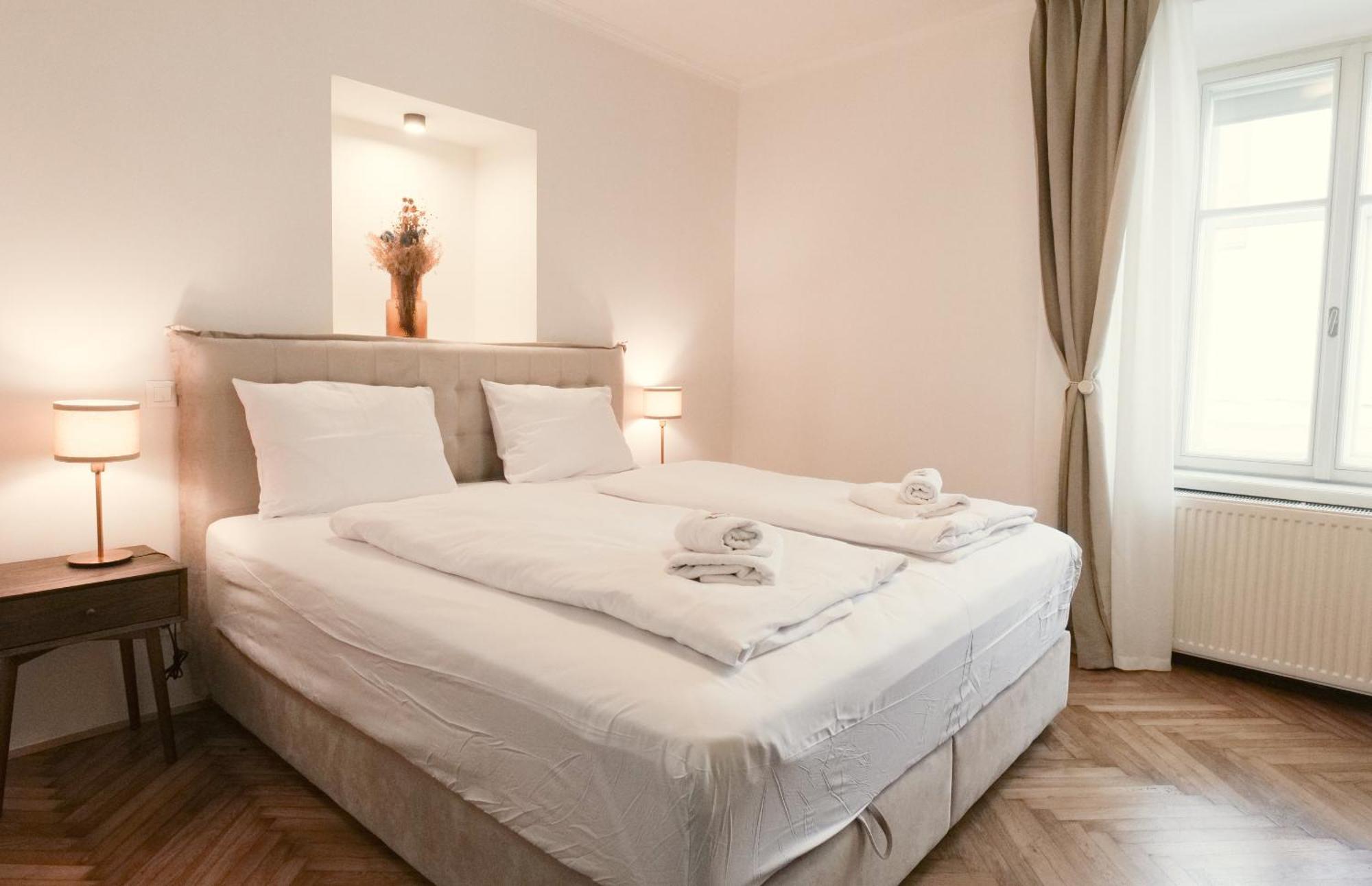 Central Riverside Apartments Mescanka